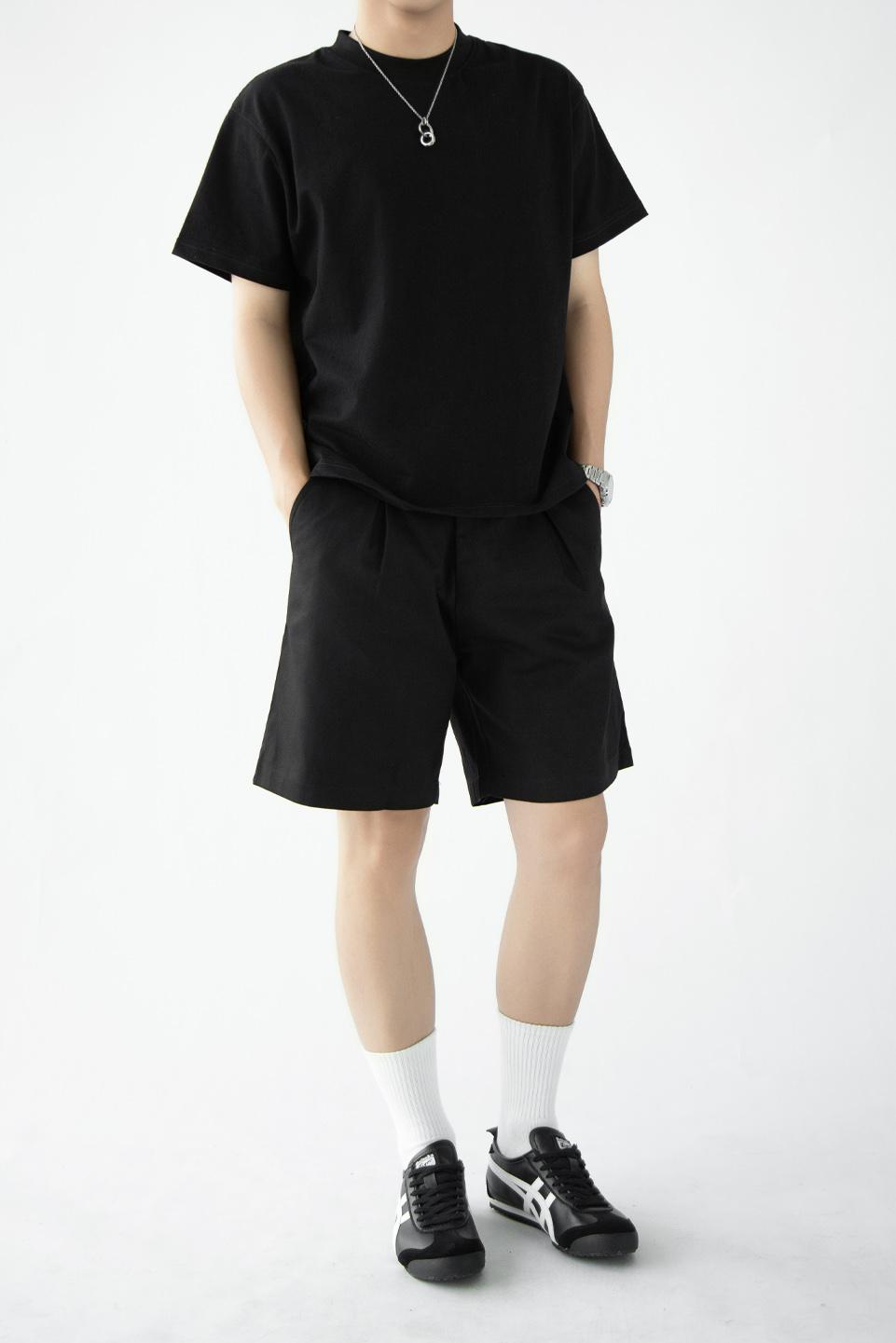 TUMS PLEATED SHORT - Black