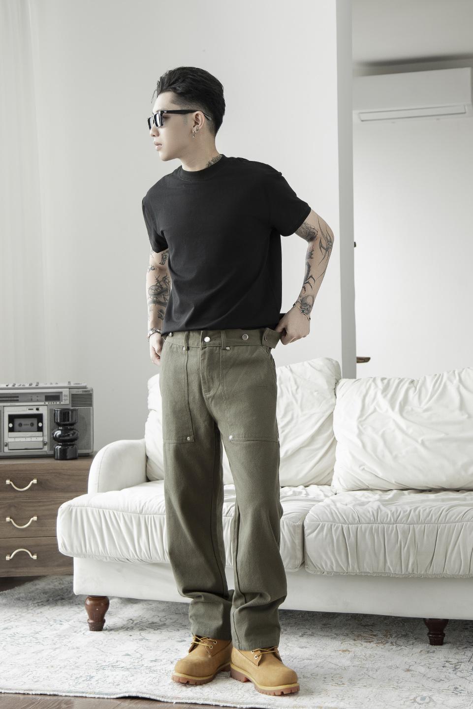 SLIM FIT TSHIRT - BLACK