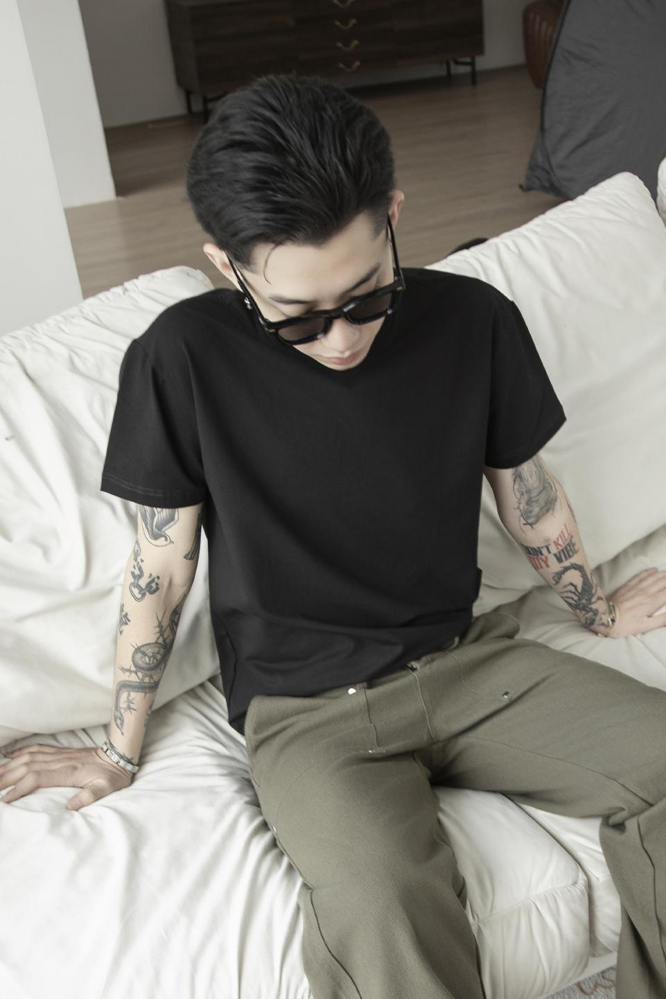 SLIM FIT TSHIRT - BLACK